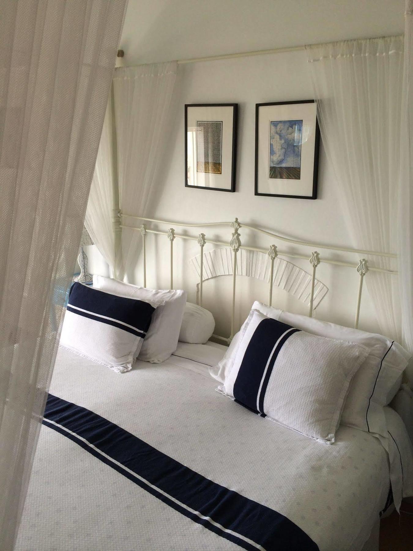 Blue On Blue Bed And Breakfast St James Exteriér fotografie